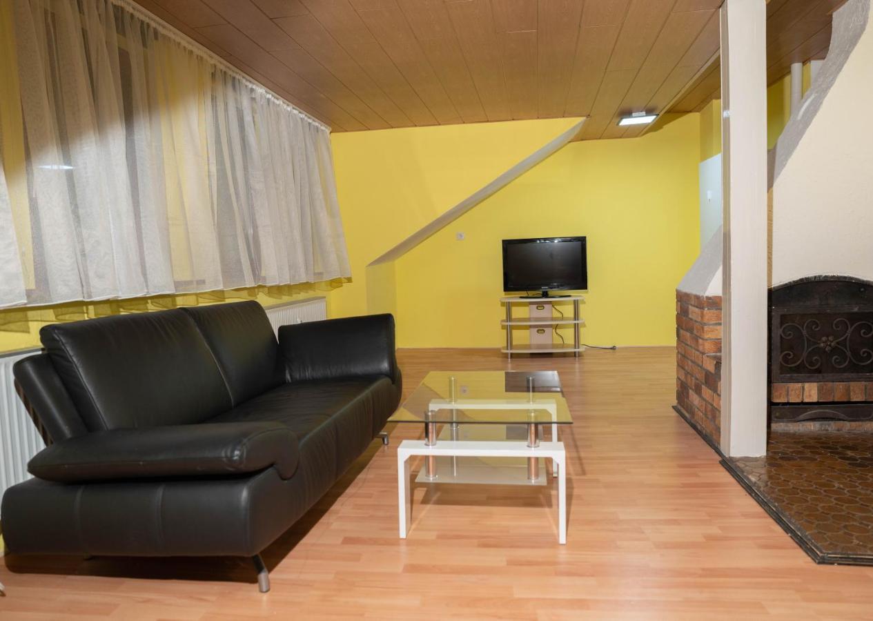 Apartamento Haus Kim Thinh Betzdorf Exterior foto